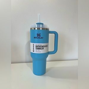 Stanley Tumbler 40 oz  Adventure Quencher POOL